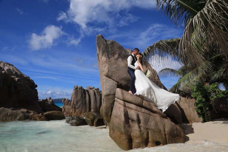 svatba-na-seychelach-prakticky-pruvodce-svatbou-v-tropickem-raji